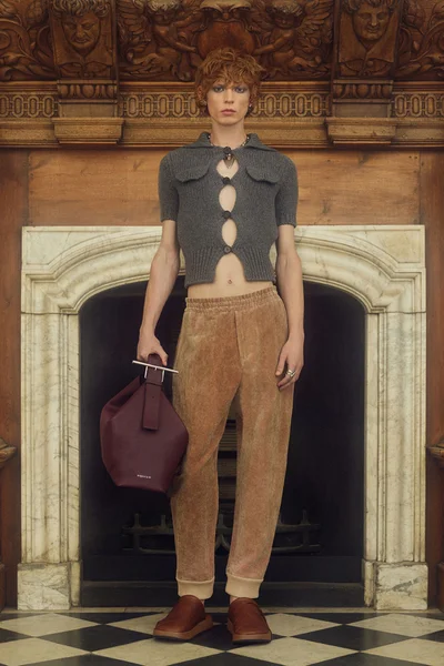 Look 16